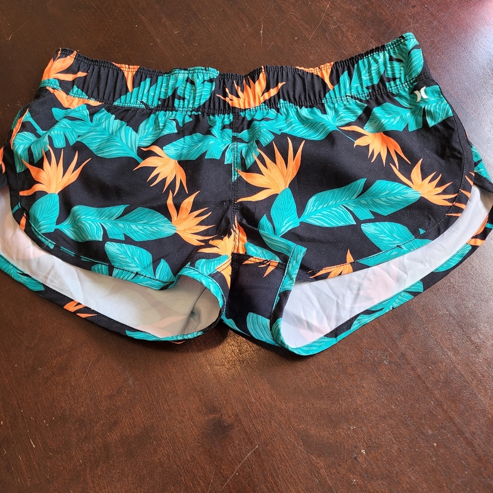 Hurley Bird of Paradise shorts adorable New never worn tag is off tho